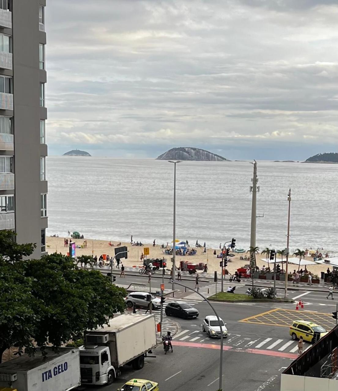 Apartment Leblon Luxury, 20m Beach, Swimming Pool